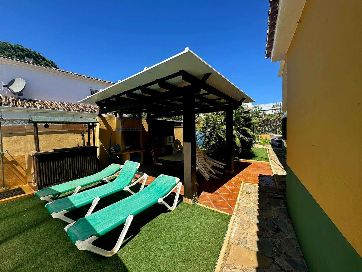4 Bedroom Villa in Marbella - Photo 31