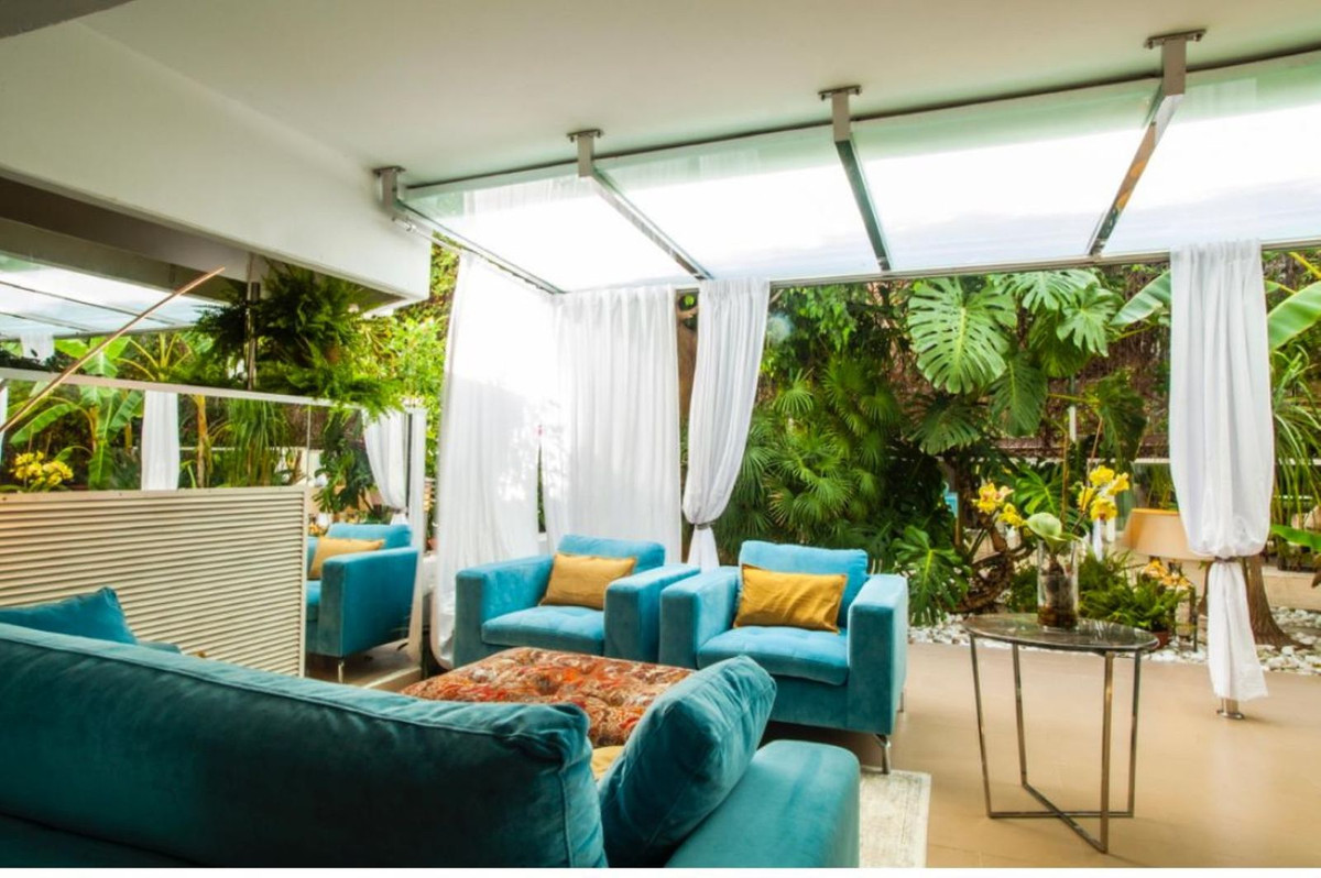 2 Bedroom Apartment in Marbella - Photo 7