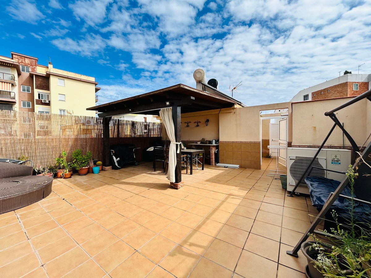 4 Bedroom Penthouse in Torremolinos - Photo 4