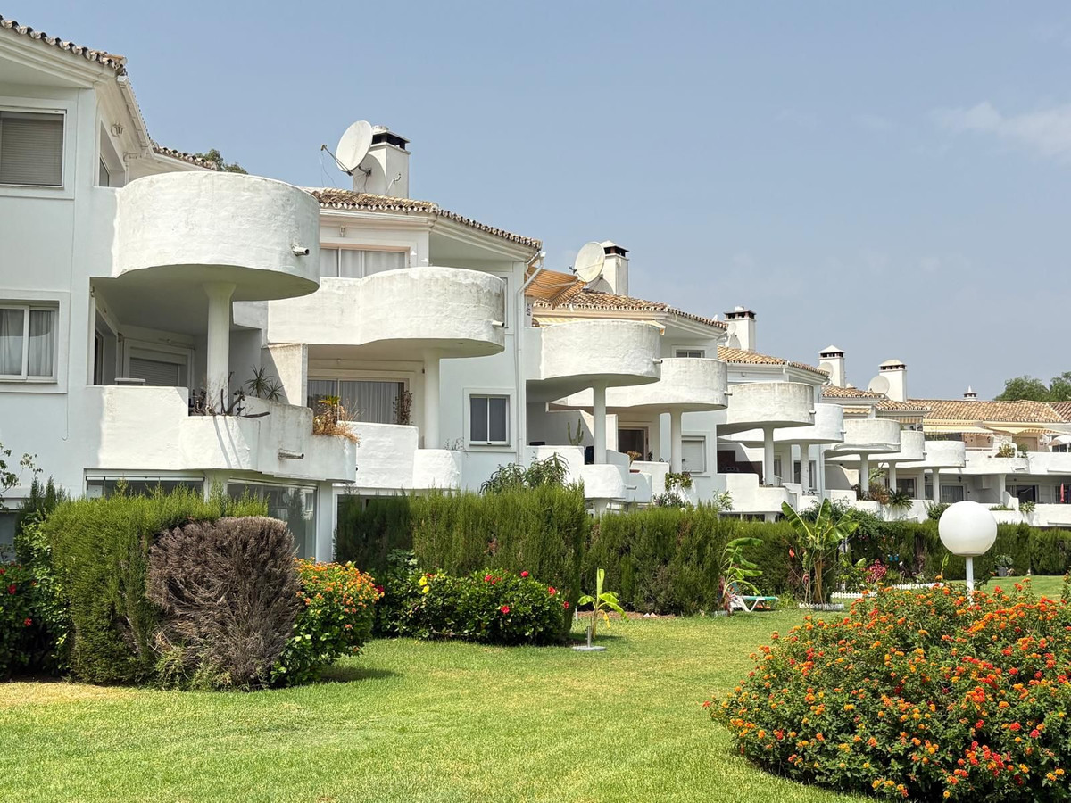 2 Bedroom Apartment in Mijas - Photo 4