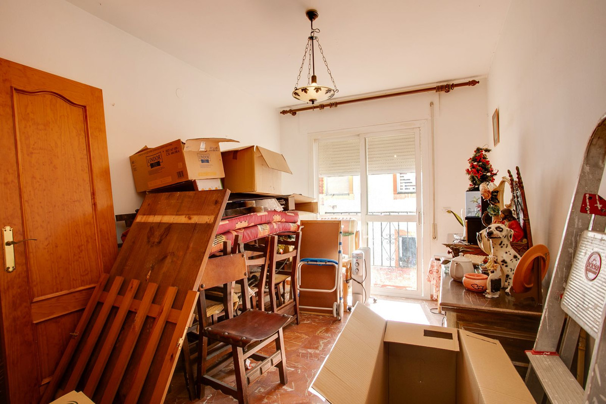 4 Bedroom Townhouse in Estepona - Photo 8