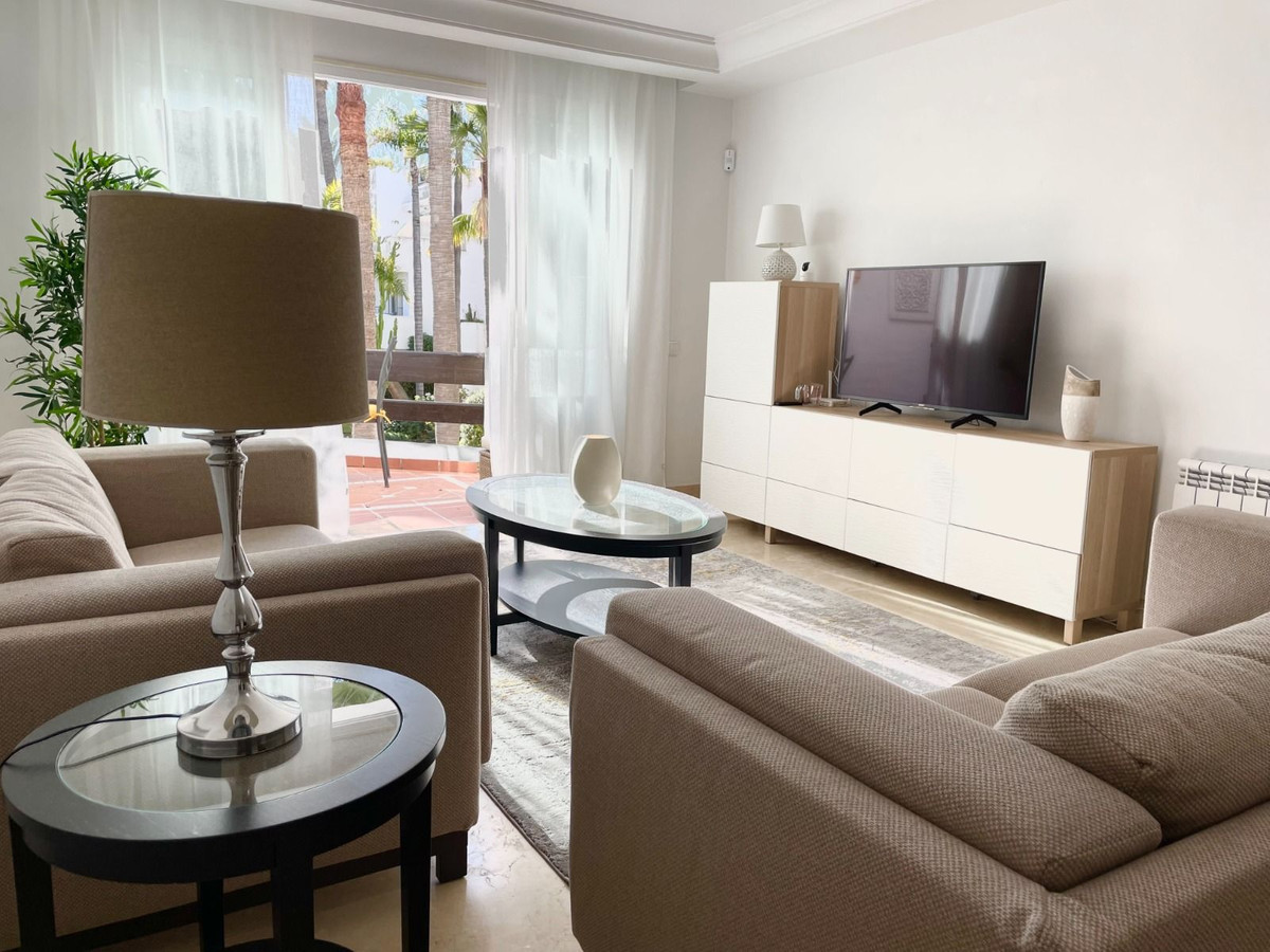 2 Bedroom Apartment in Marbella - Photo 3