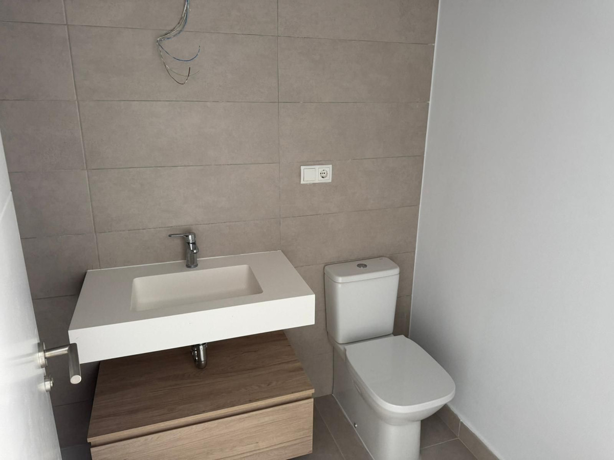 2 Bedroom Penthouse in Estepona - Foto 3