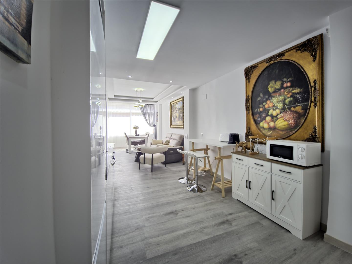 2 Bedroom Apartment in Marbella - Photo 9