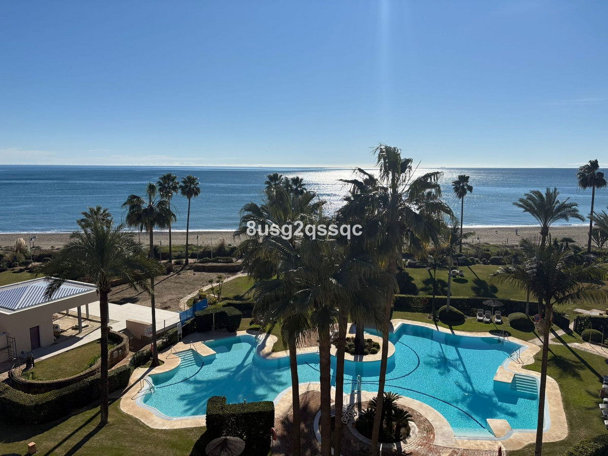 3 Bedroom Penthouse in Estepona - Photo 54