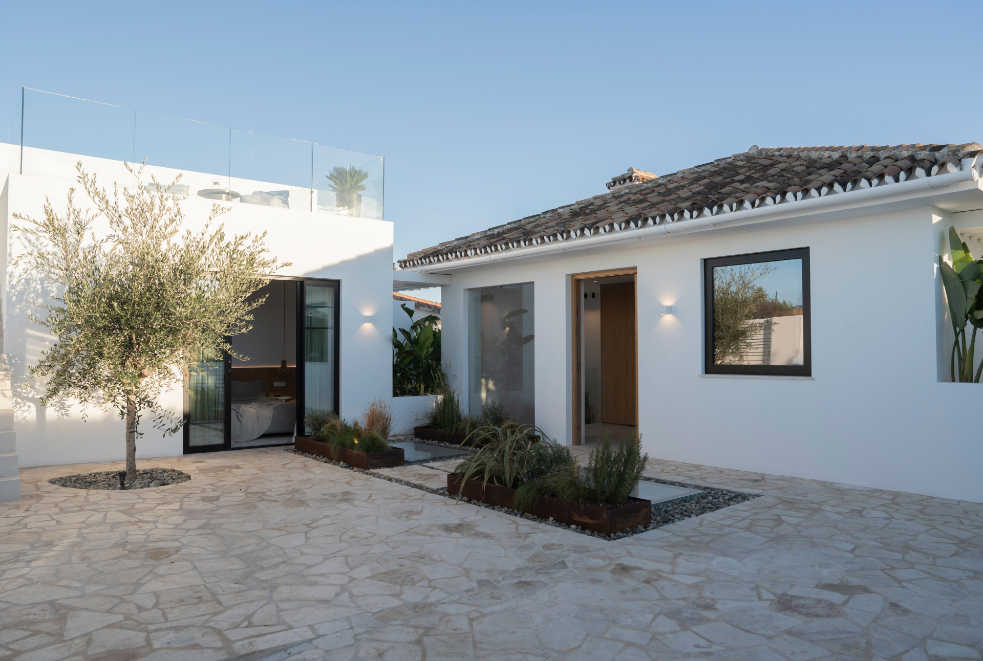 5 Bedroom Villa in Marbella - Photo 7