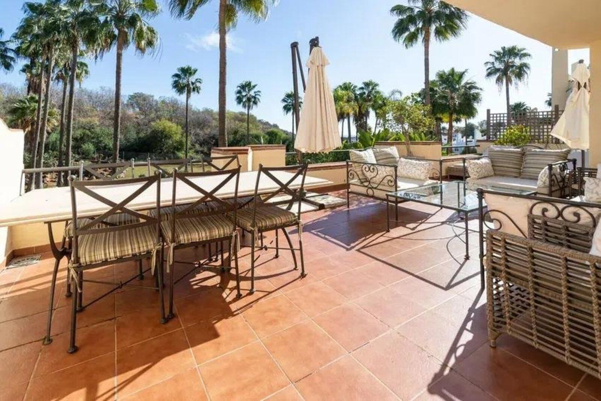 3 Bedroom Apartment in Marbella - Photo 24