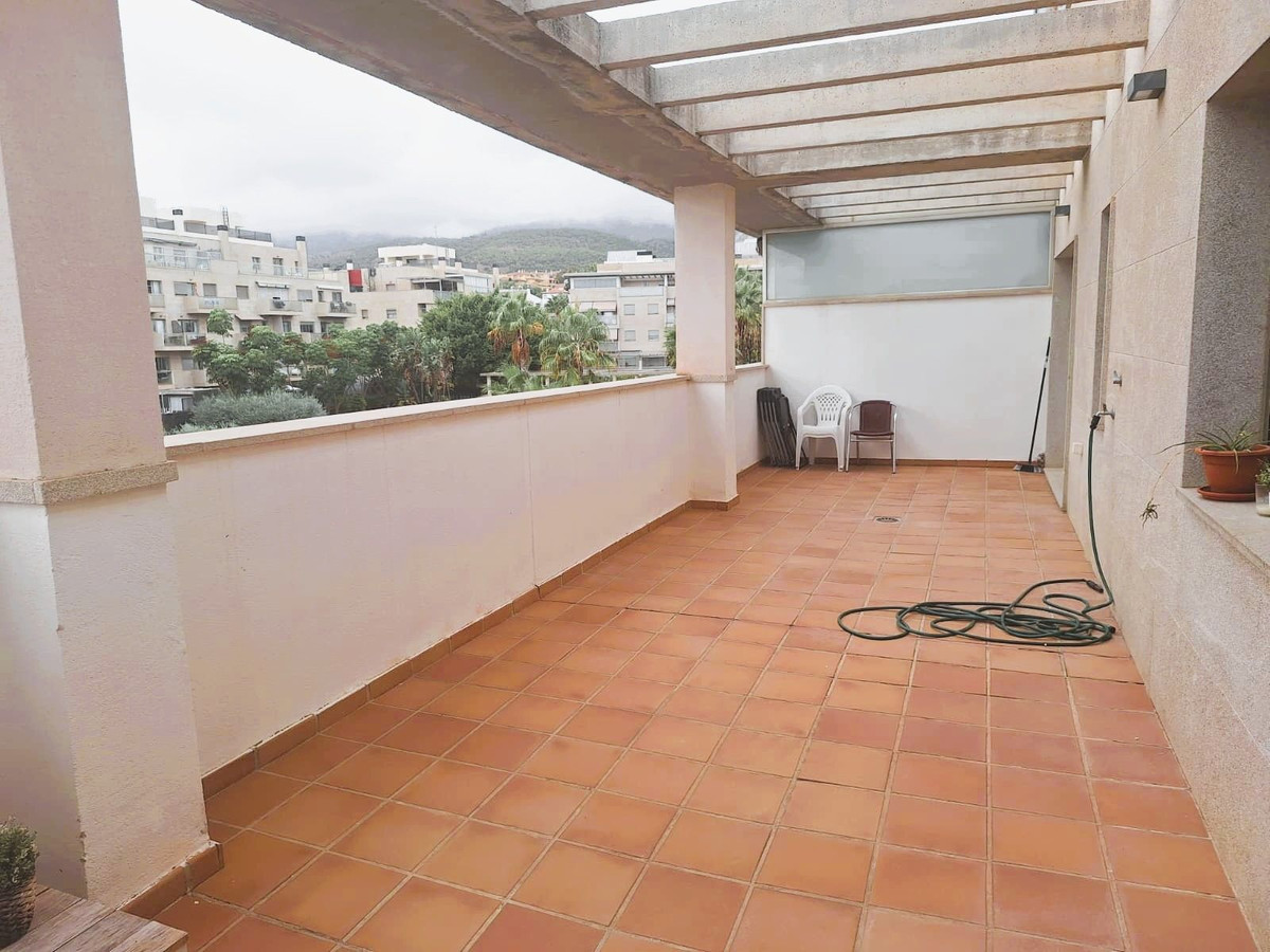 3 Bedroom Penthouse in Torremolinos - Photo 11