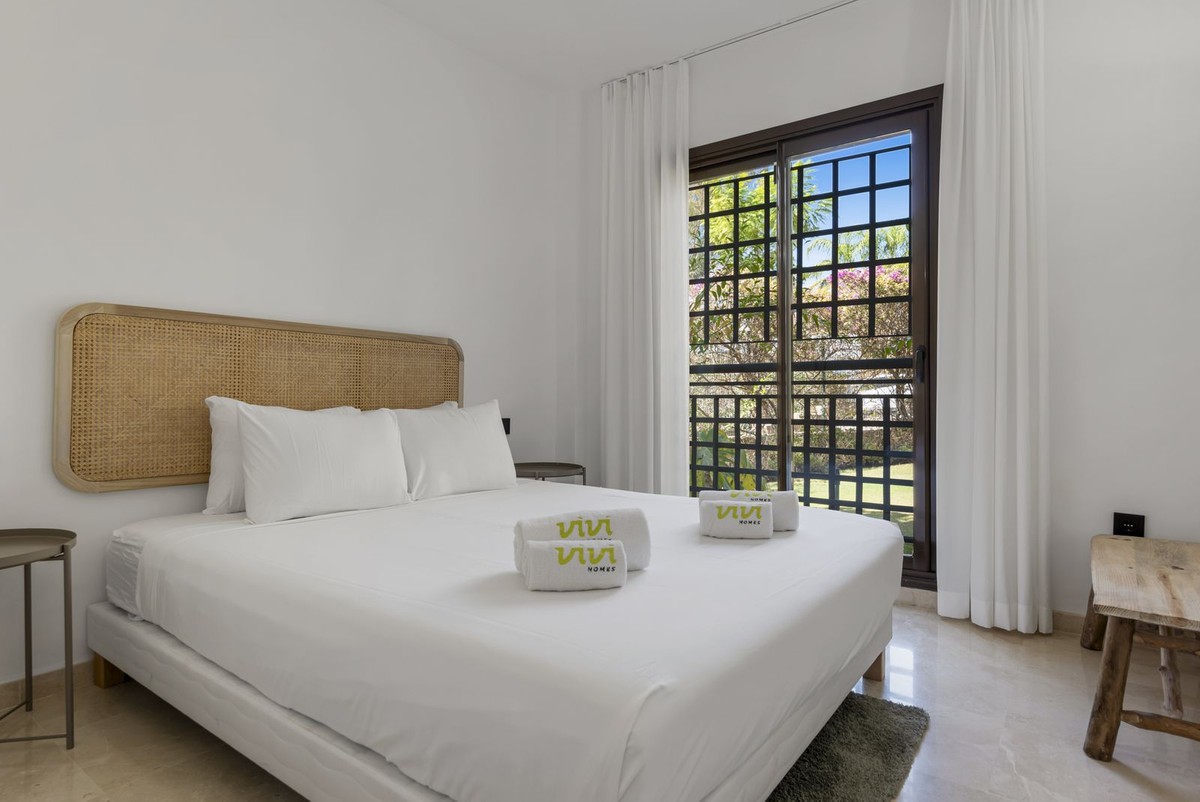 3-bedroom apartment with pool in Malaga, Spain – Photo 24