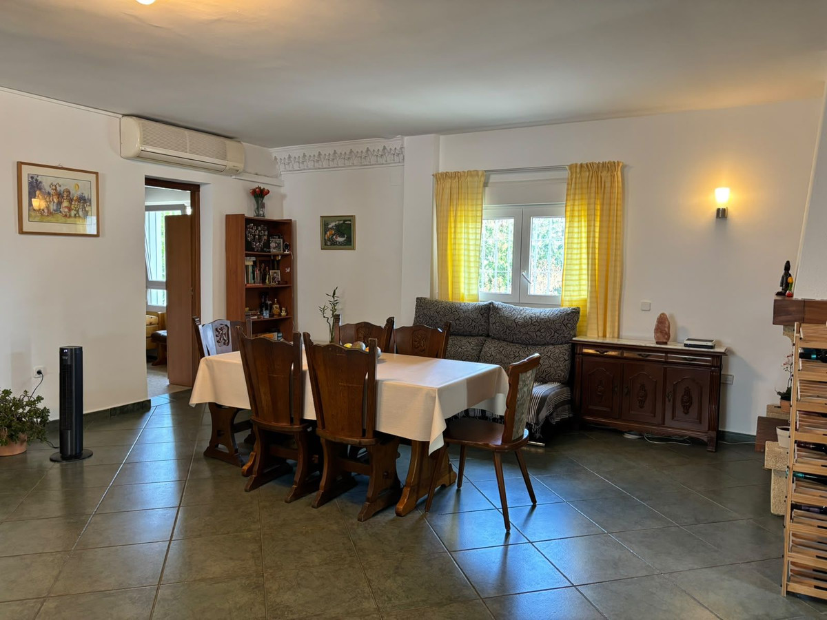 6 Bedroom Villa in Alhaurín de la Torre - Photo 14