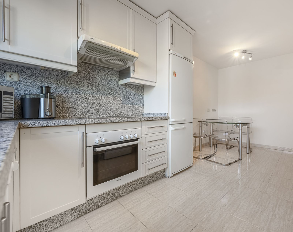 4 Bedroom Townhouse in Marbella - Photo 12