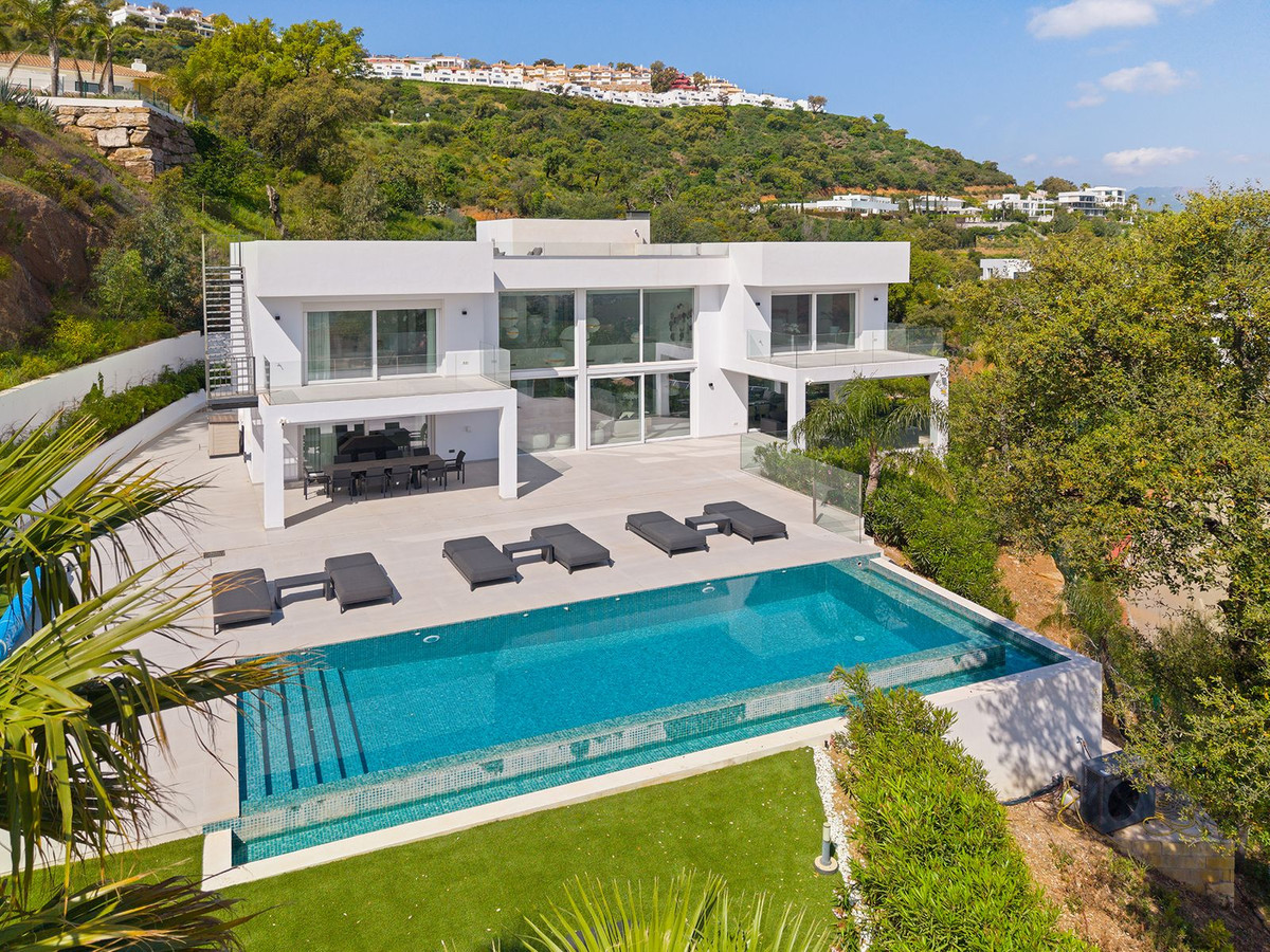 4 Bedroom Villa in Marbella - Photo 4