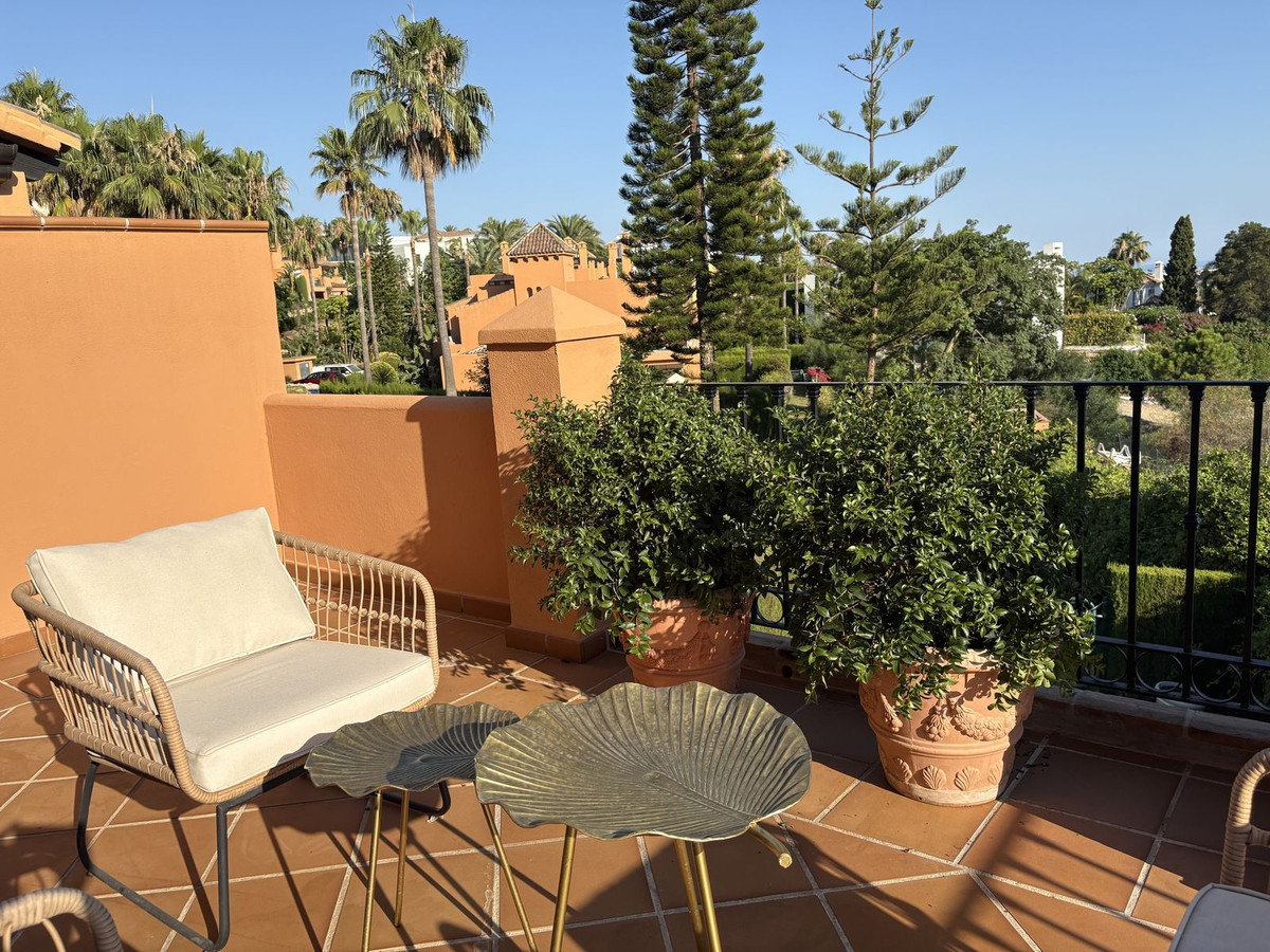 4 Bedroom Townhouse in Benahavís - Photo 20