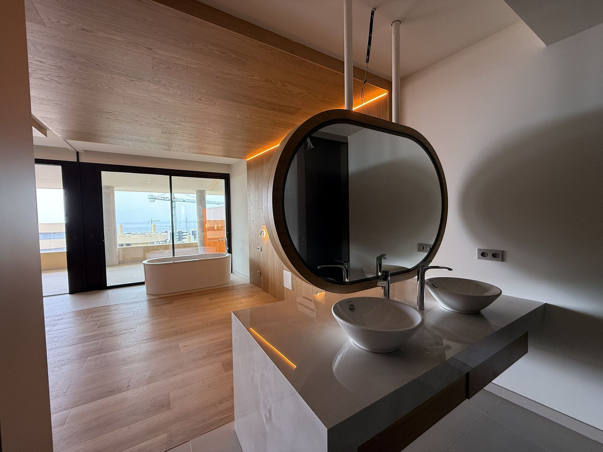 3 Bedroom Apartment in Benalmádena - Photo 13