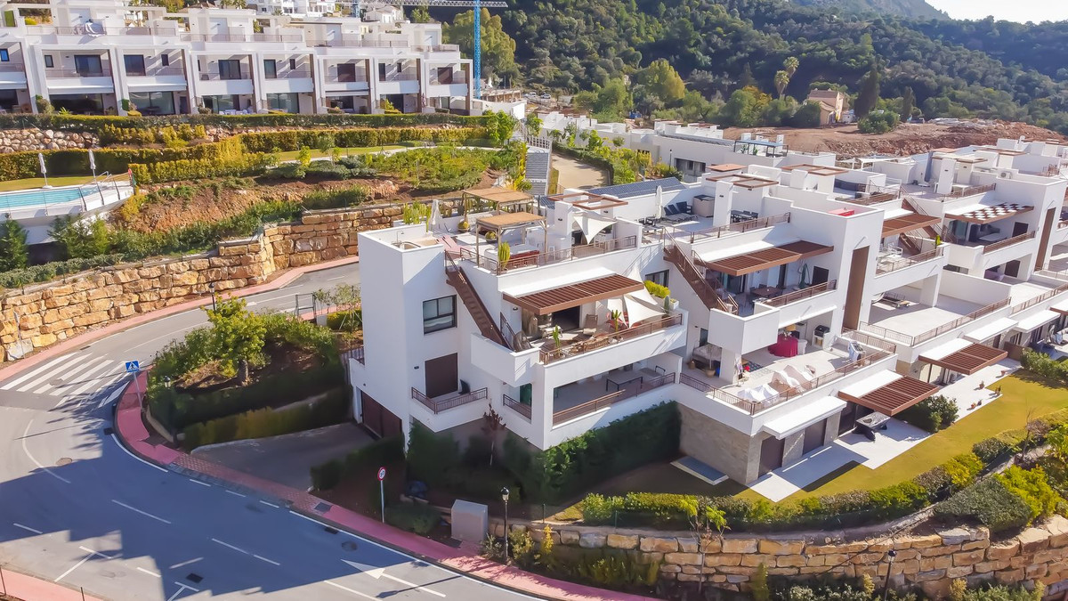 3 Bedroom Penthouse in Istán - Photo 3