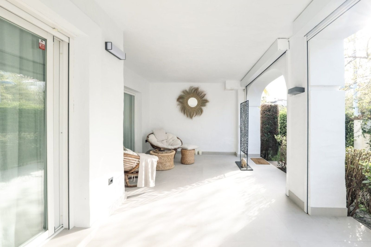 3 Bedroom Apartment in San Pedro de Alcántara - Photo 5