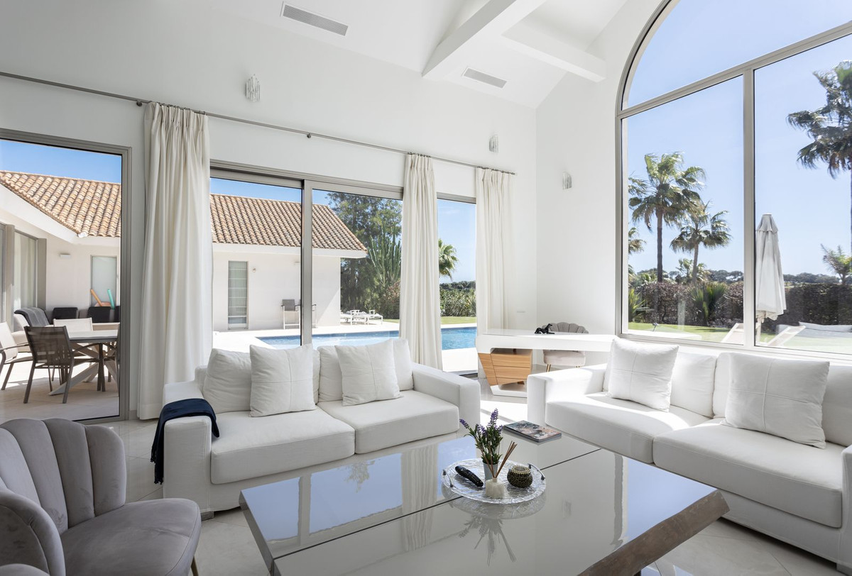 5 Bedroom Villa in San Roque - Photo 22