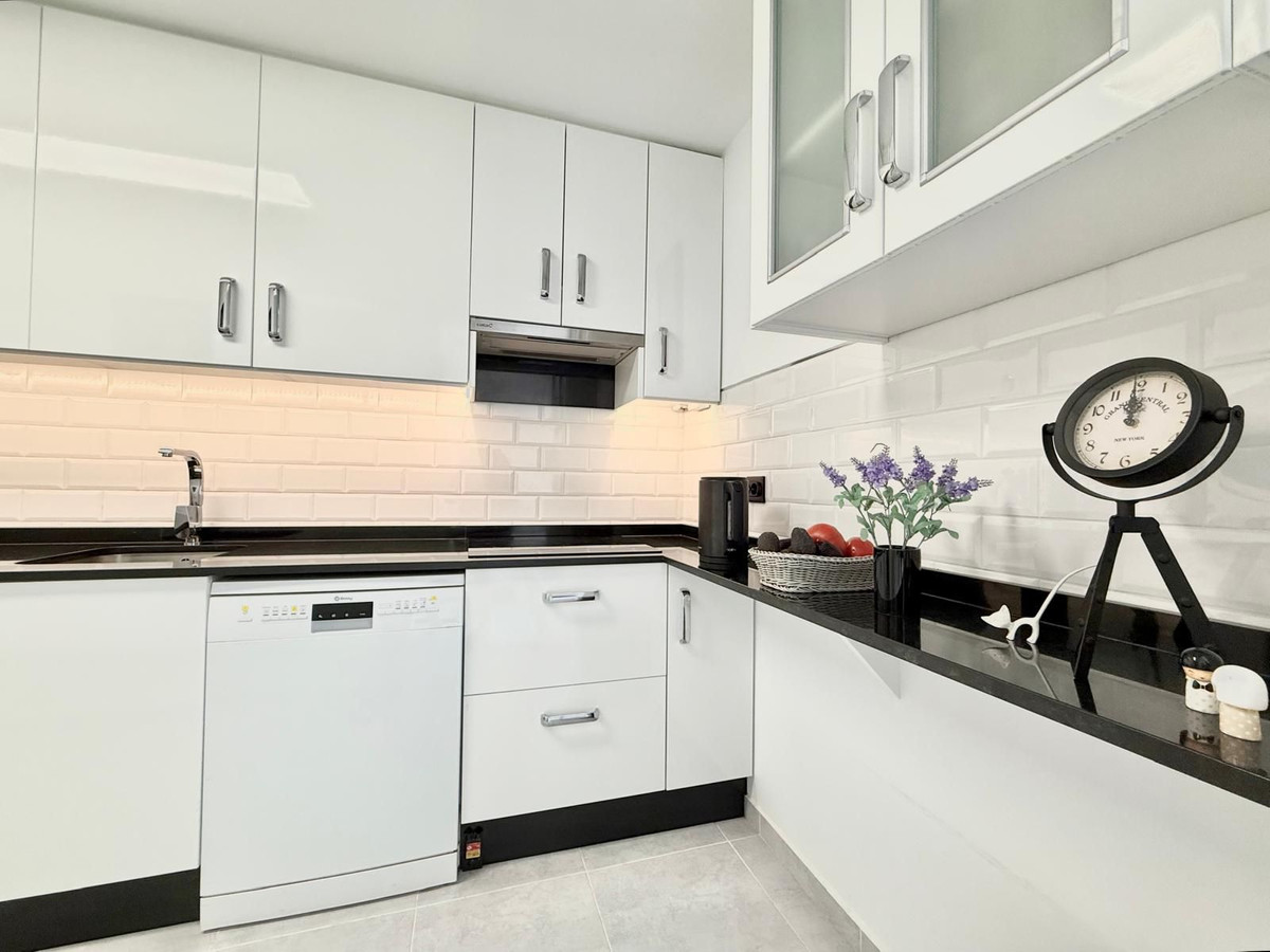 2 Bedroom Apartment in Fuengirola - Foto 3