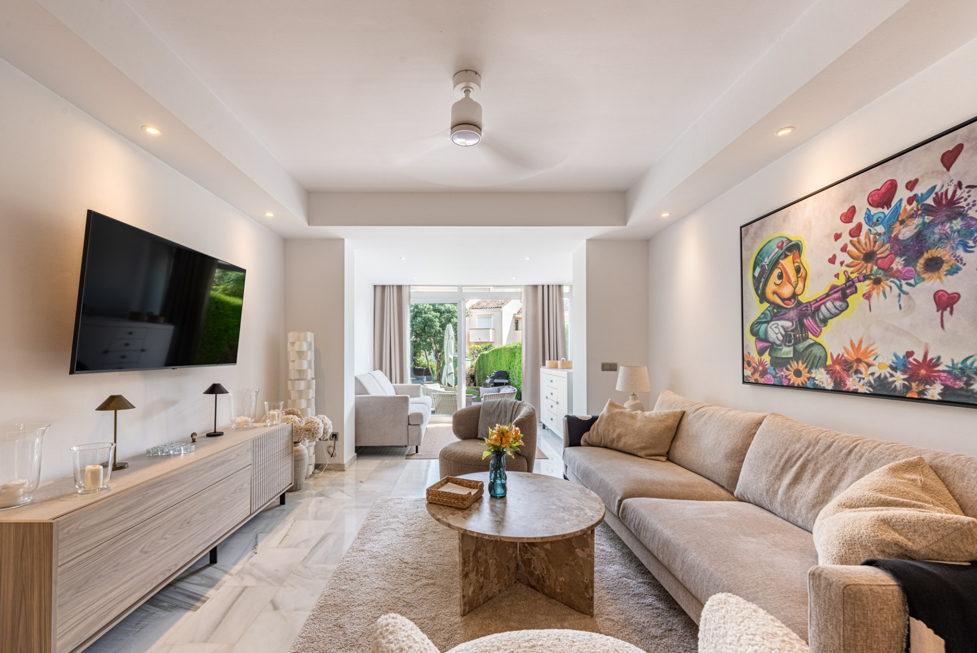 2 Bedroom Apartment in Estepona - Photo 8