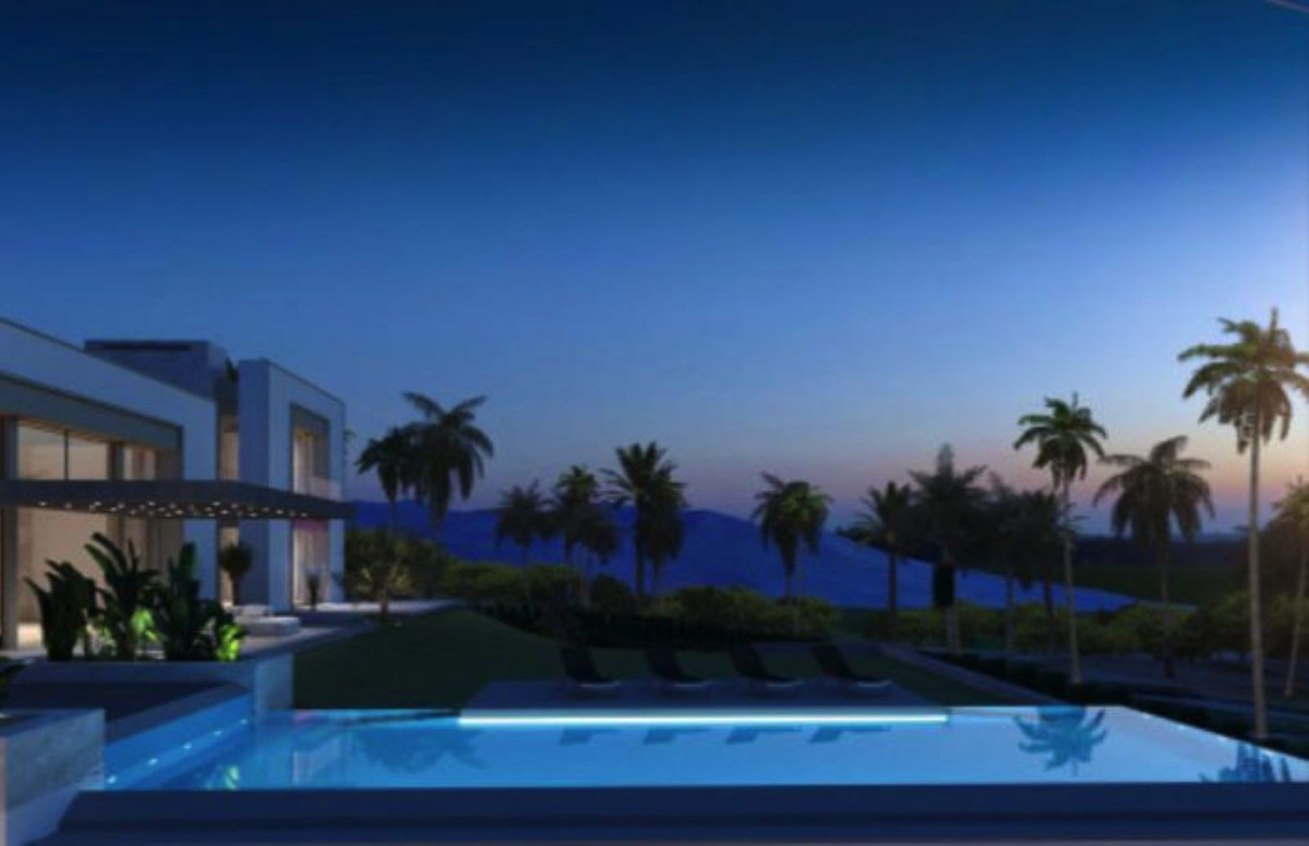 7 Bedroom Villa in Marbella - Photo 5