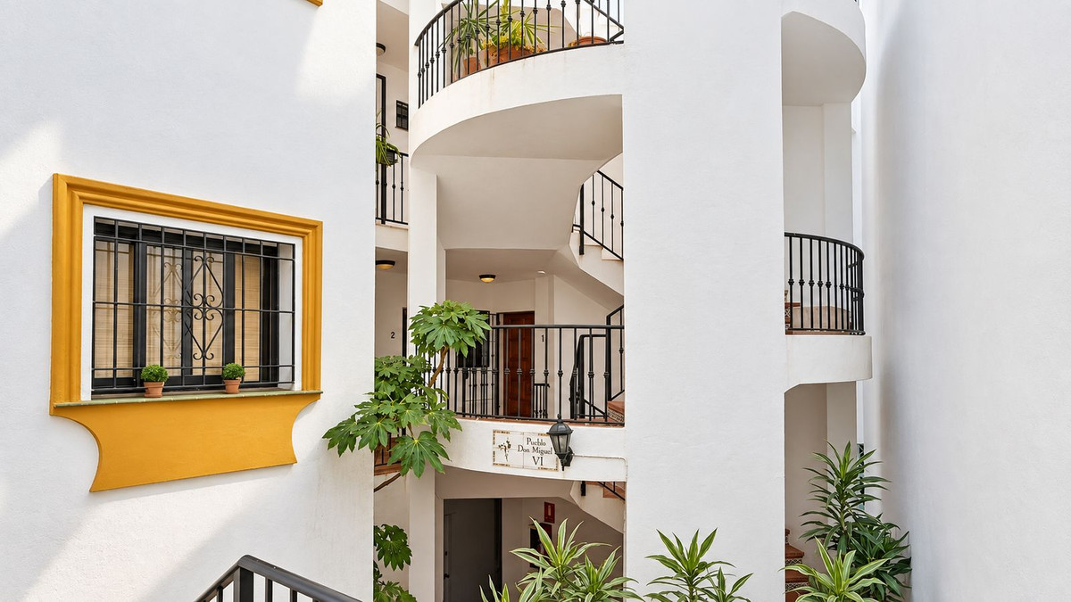 2 Bedroom Apartment in Mijas