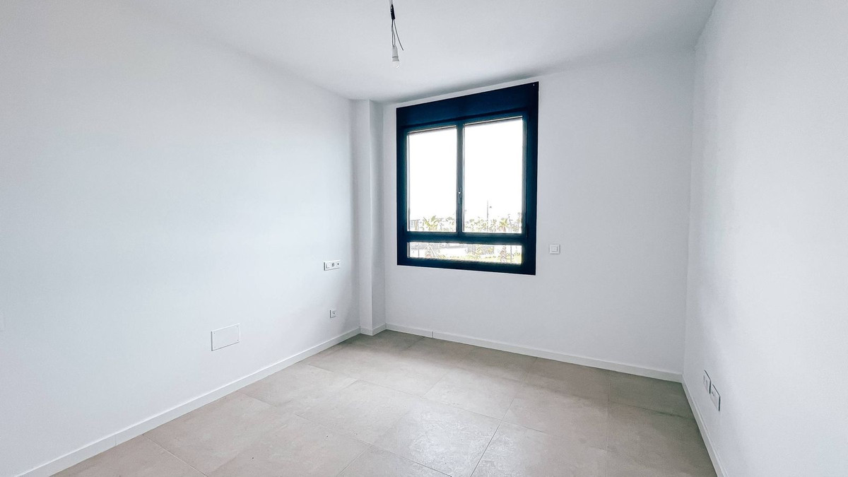 3 Bedroom Apartment in Torremolinos - Photo 15