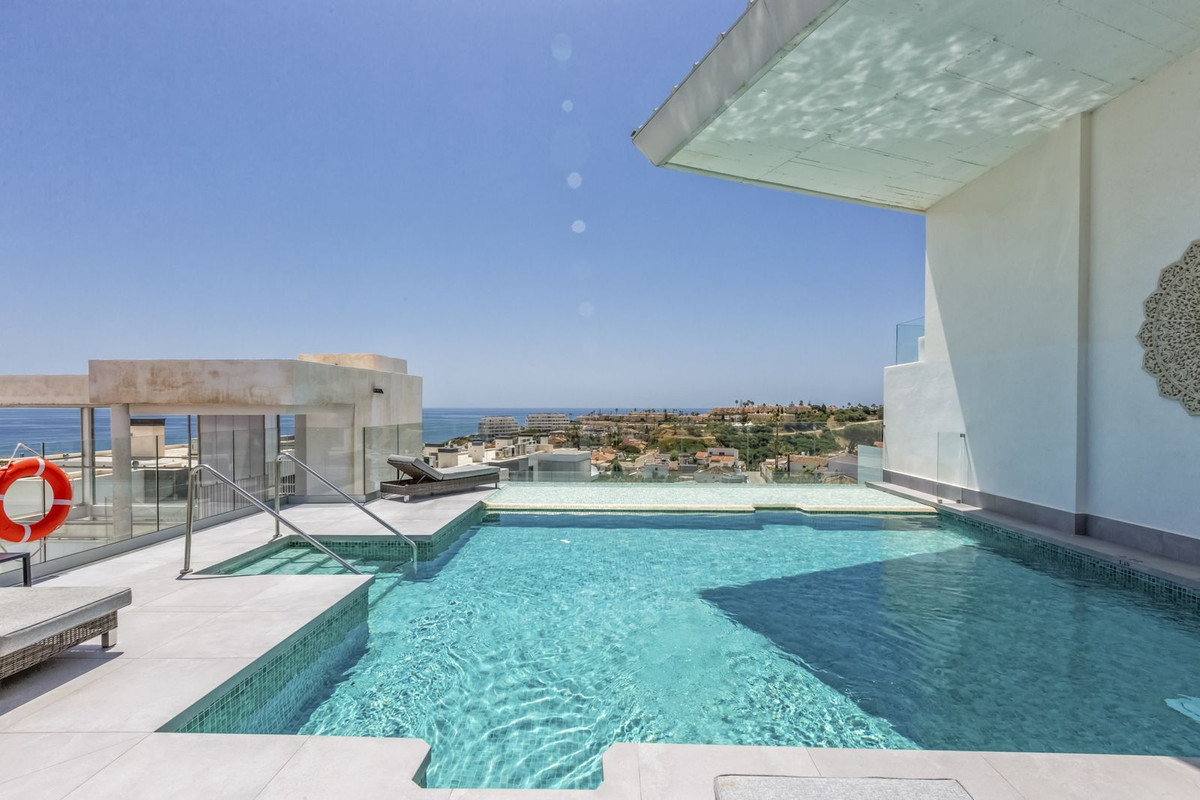 2 Bedroom Apartment in Fuengirola - Photo 14
