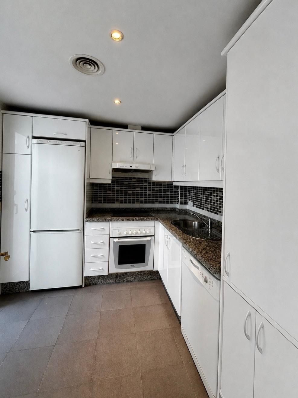 3 Bedroom Townhouse in Marbella - Photo 12