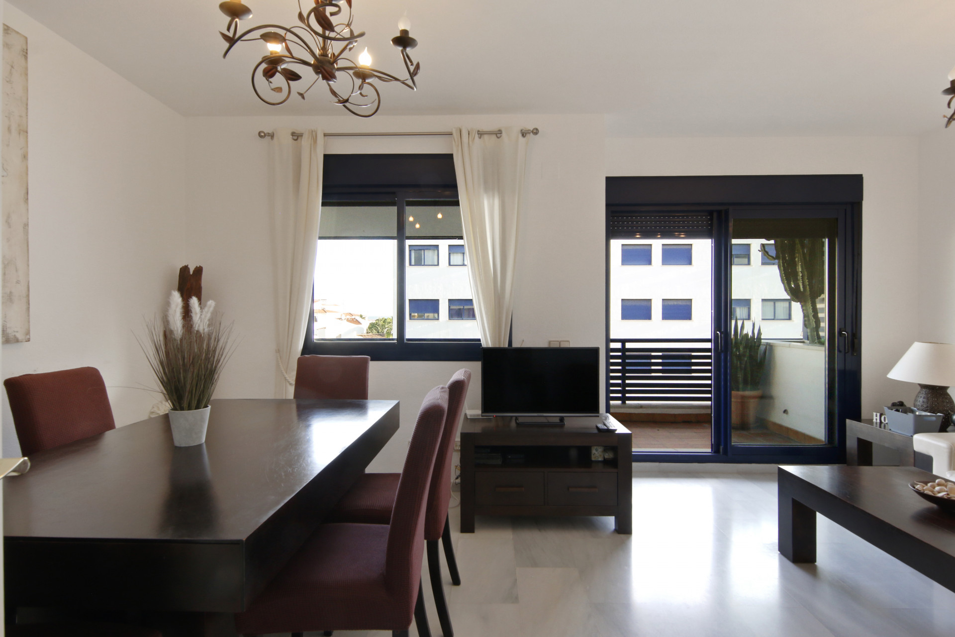 3 Bedroom Apartment in Estepona - Photo 5