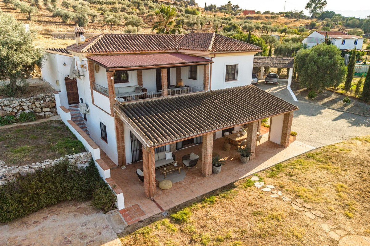 3 Bedroom Villa in Coín - Photo 3