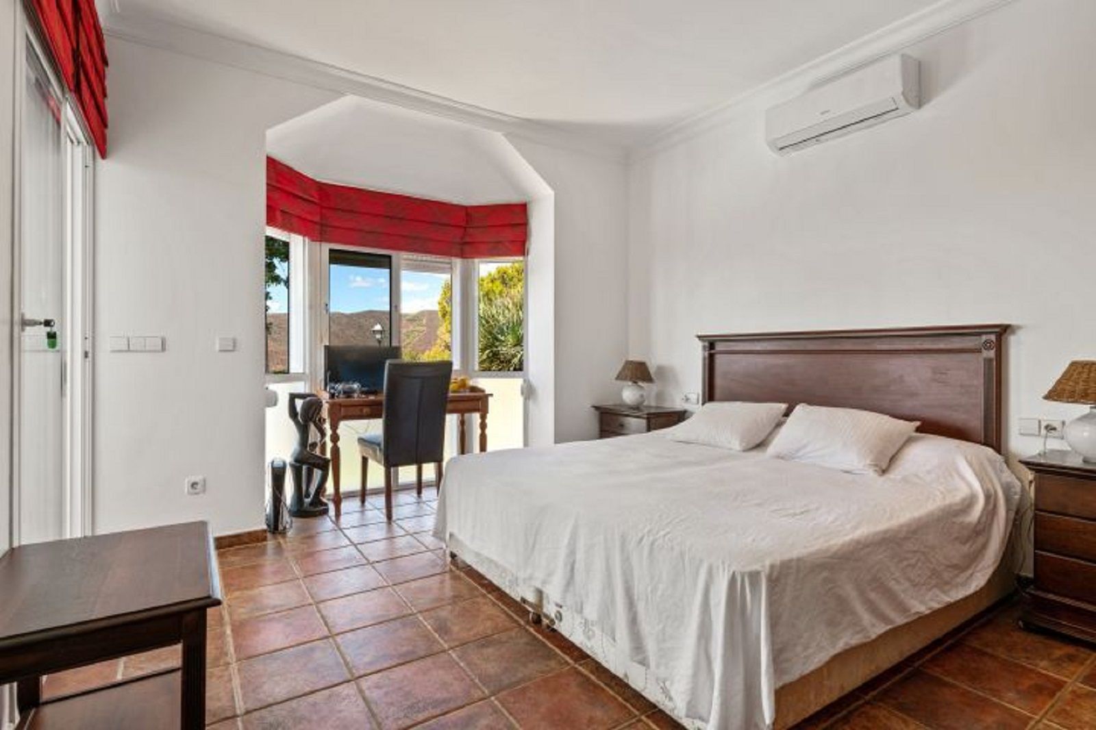 4 Bedroom Villa in Istán - Photo 13