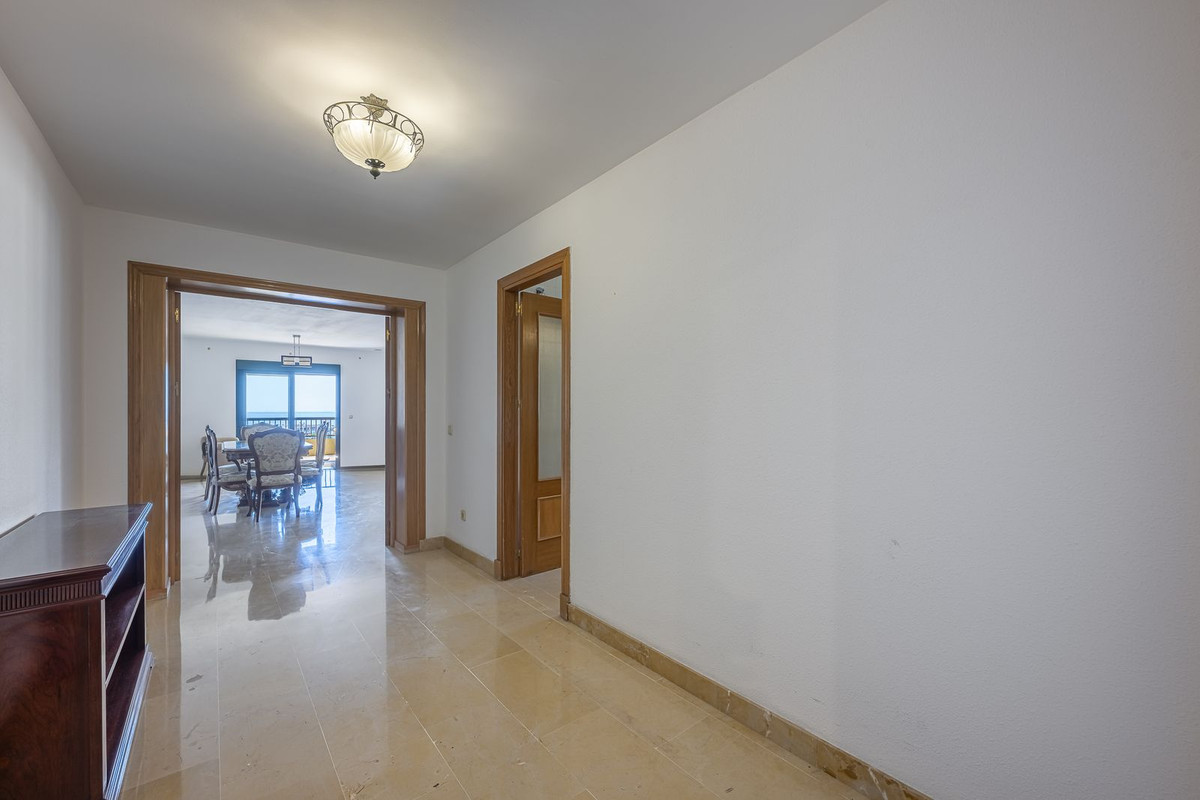 3 Bedroom Apartment in San Pedro de Alcántara - Photo 27