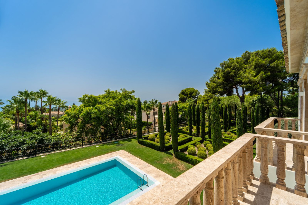 10 Bedroom Villa in Marbella - Photo 20