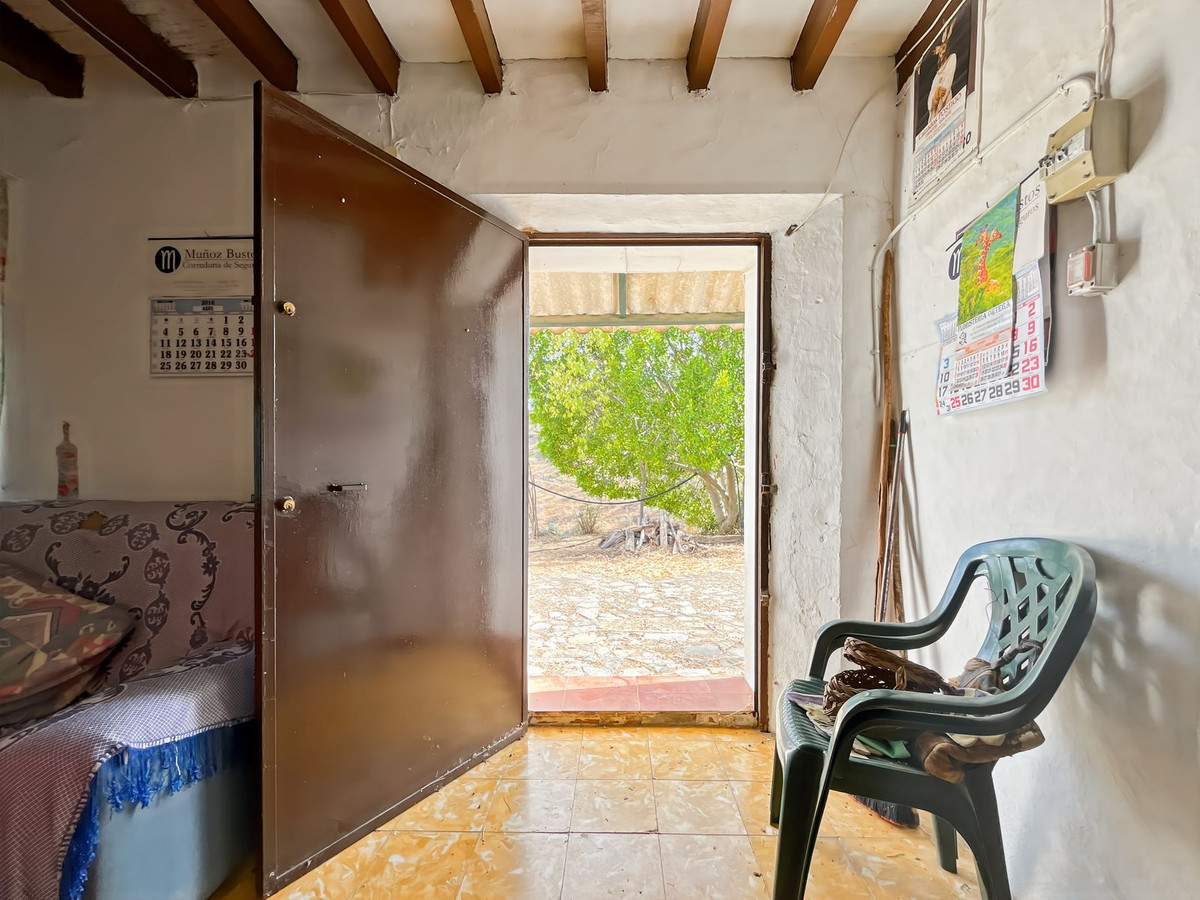 5 Bedroom Country house in Málaga - Photo 4