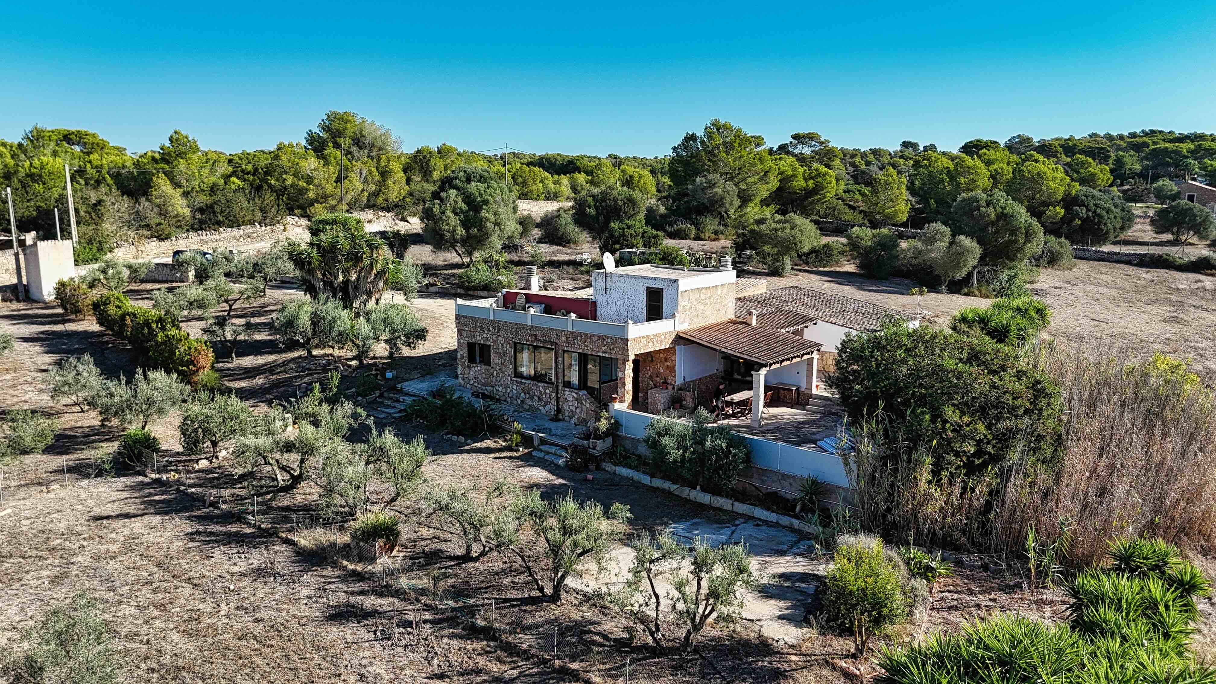 Chalet de 3 dormitorios con piscina en Baleares – Foto 3