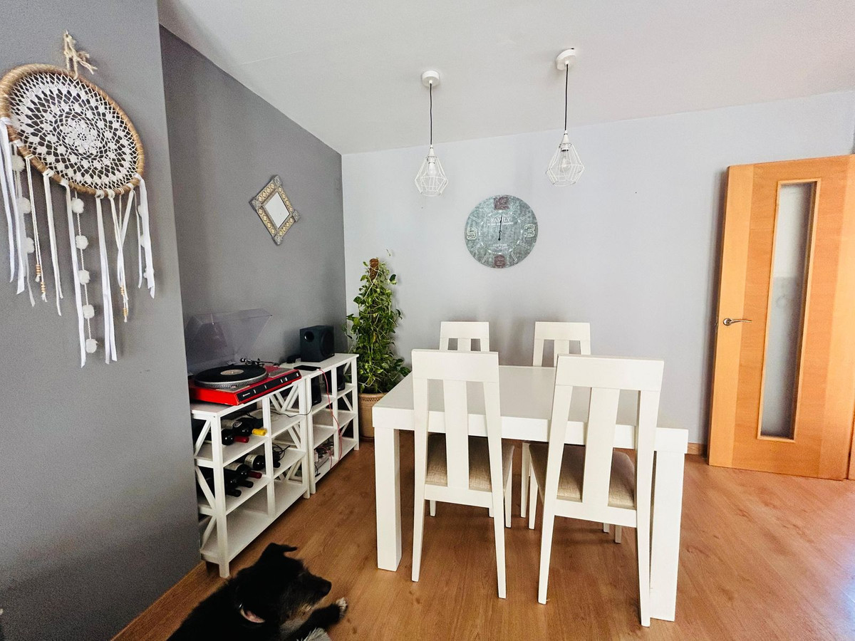 4 Bedroom Penthouse in Torremolinos - Photo 7