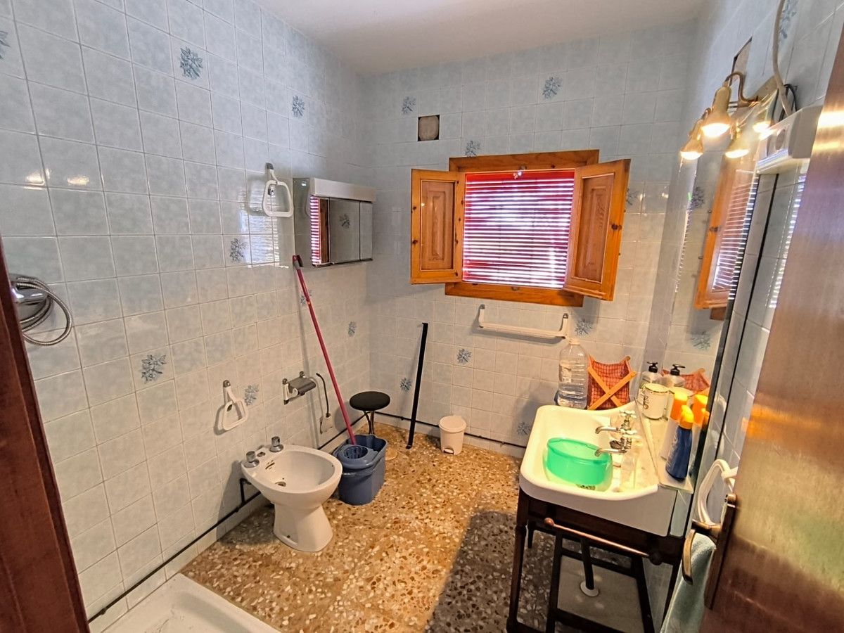 Chalet de 10 dormitorios con piscina en Murcia – Foto 16