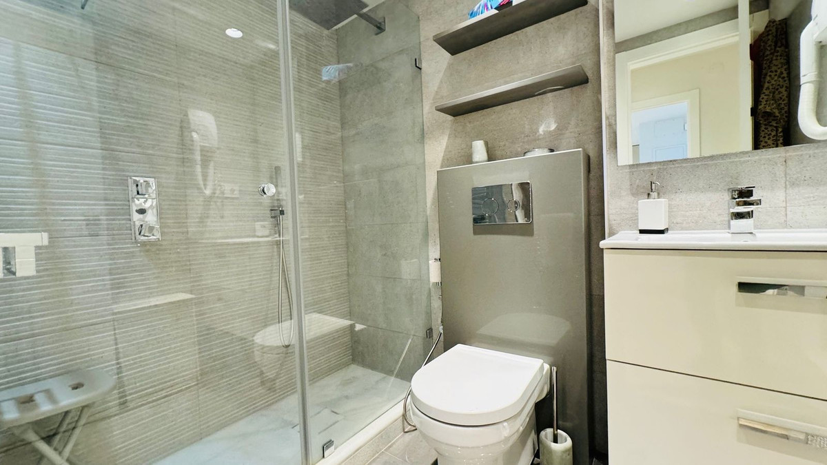 2 Bedroom Apartment in Marbella - Photo 7