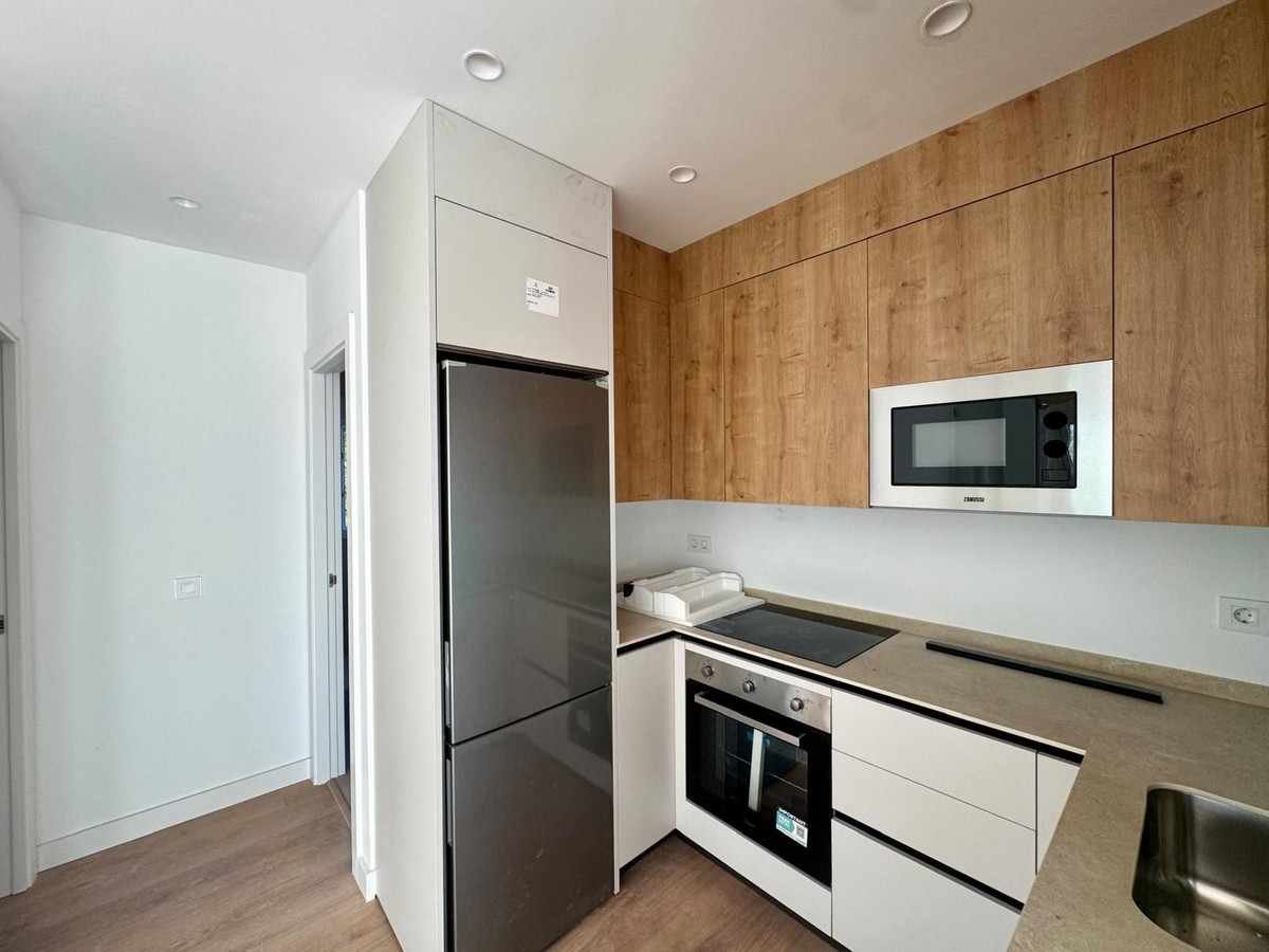 3 Bedroom Apartment in Torremolinos - Photo 20