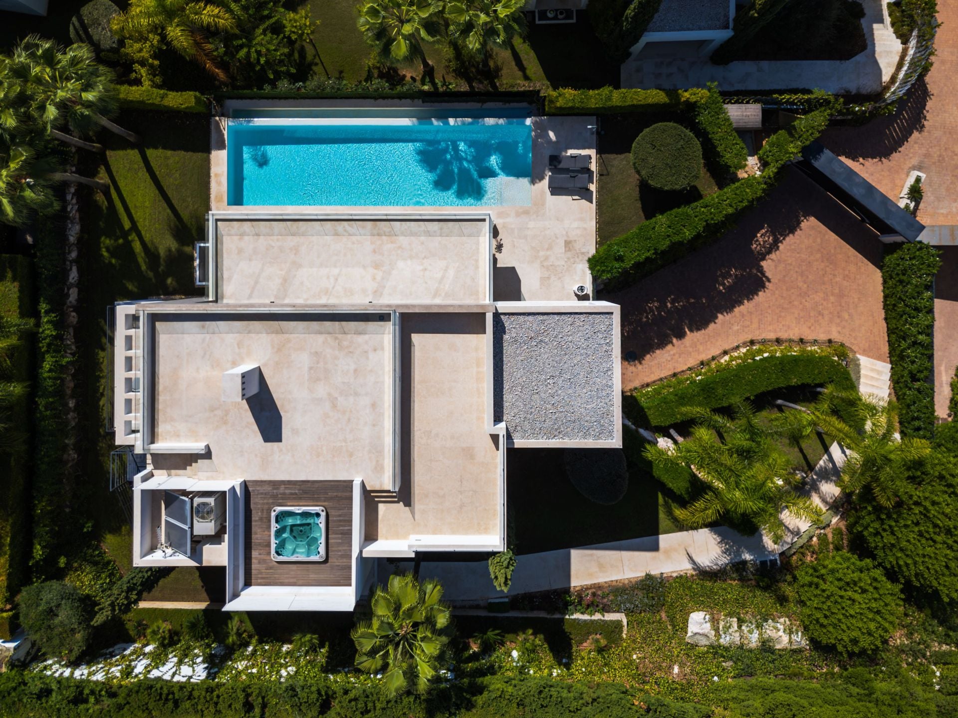 5 Bedroom Villa in Marbella - Photo 8