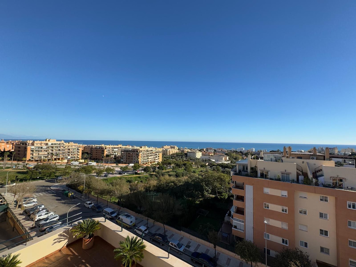 4 Bedroom Penthouse in Torremolinos - Photo 2