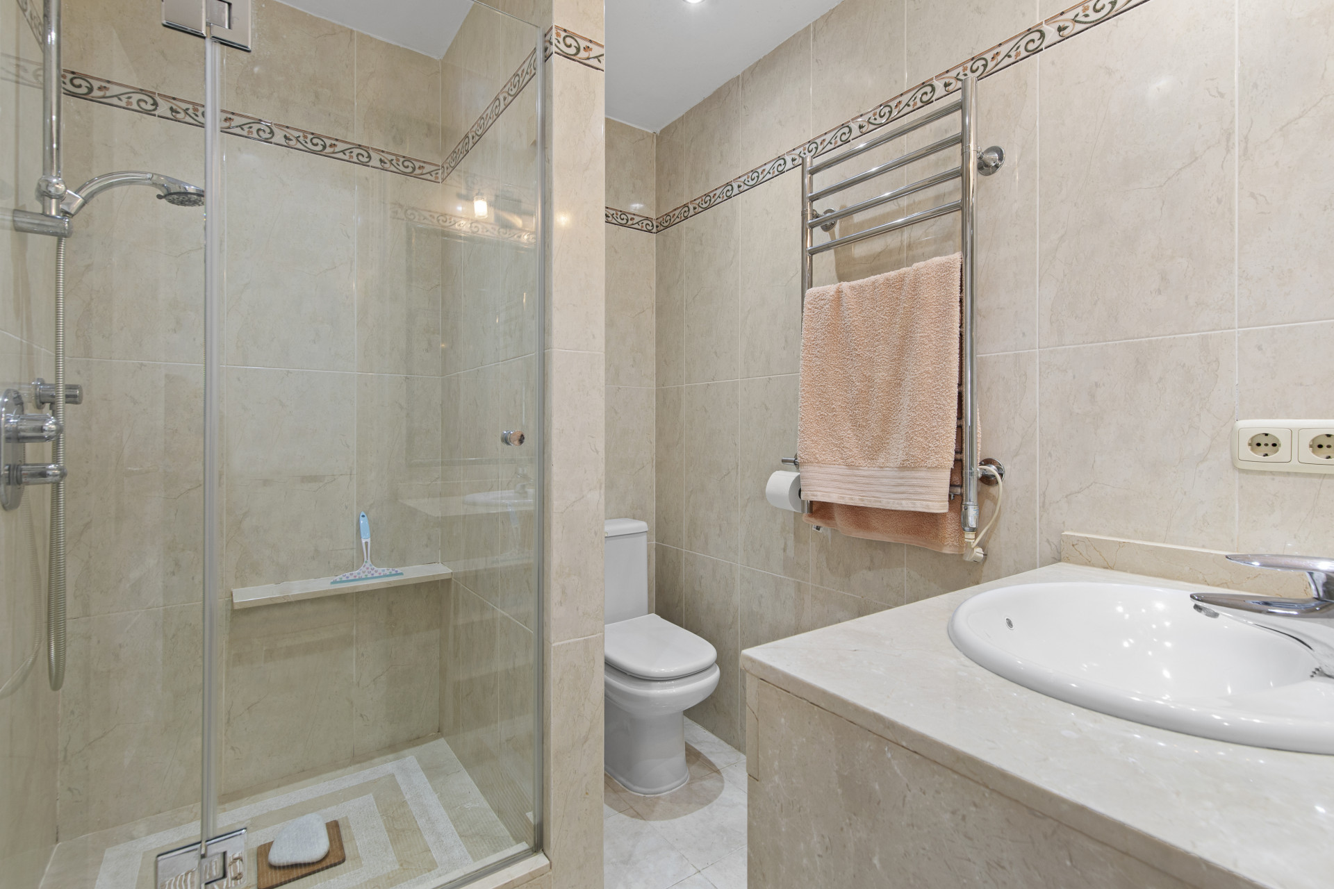3 Bedroom Townhouse in Estepona - Photo 14