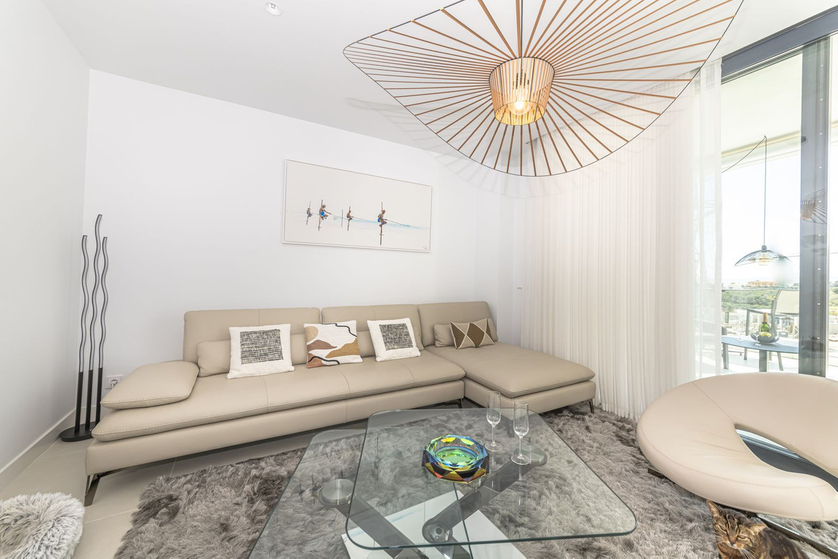 2 Bedroom Apartment in Benalmádena - Photo 25