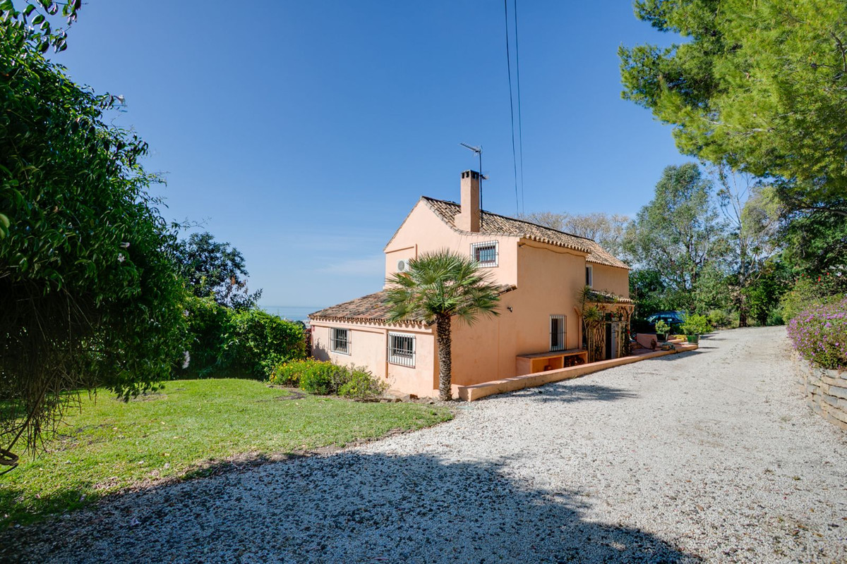 3 Bedroom Villa in Estepona - Photo 3