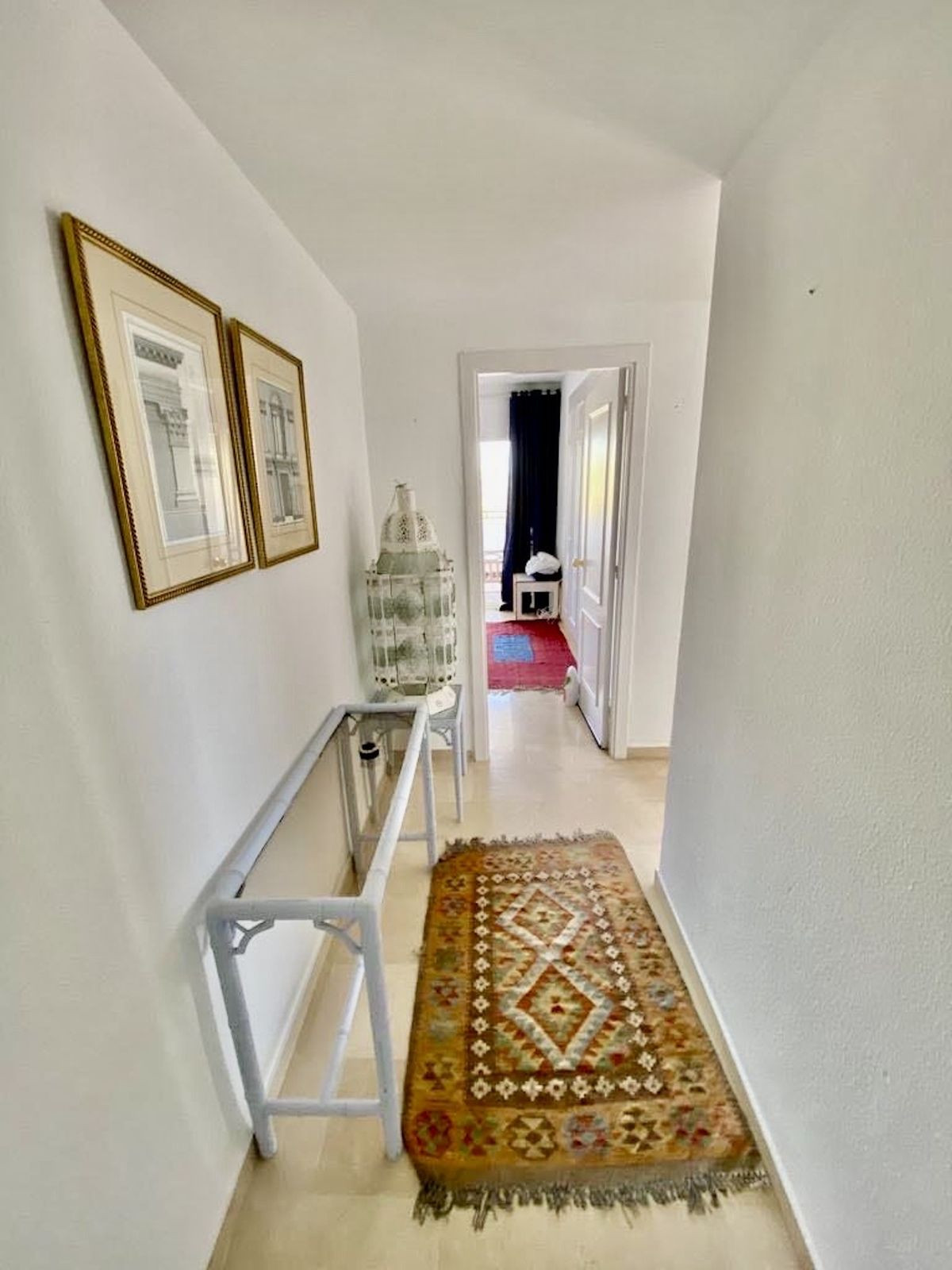 1 Bedroom Penthouse in Estepona - Photo 5