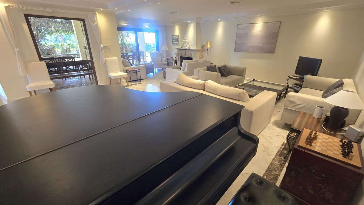 7 Bedroom Villa in Marbella - Photo 33