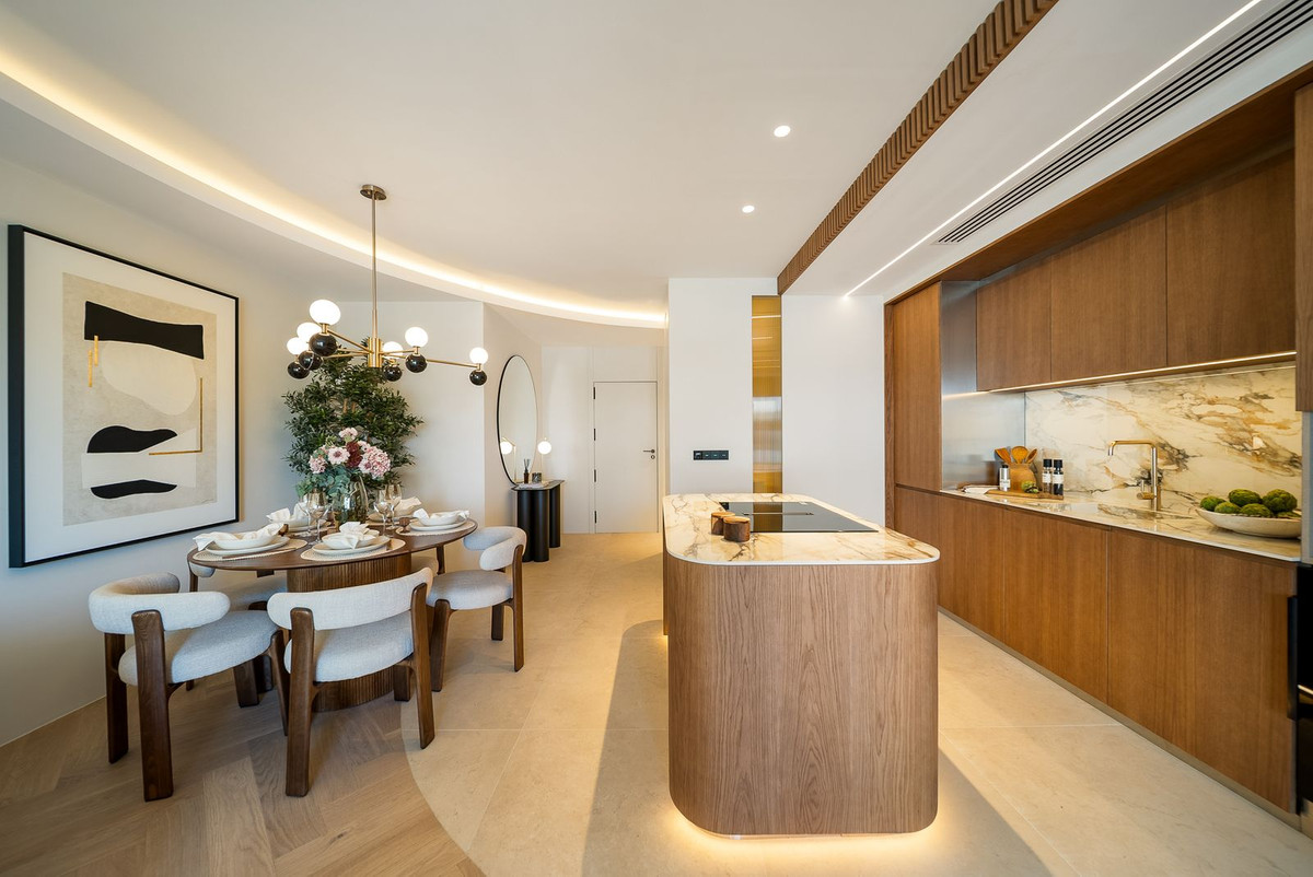 3 Bedroom Apartment in Marbella - Photo 5