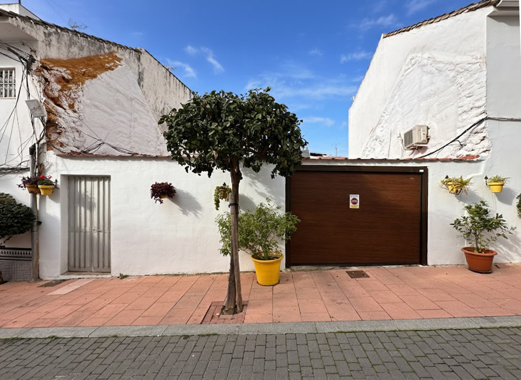 4 Bedroom Townhouse in Estepona - Photo 4