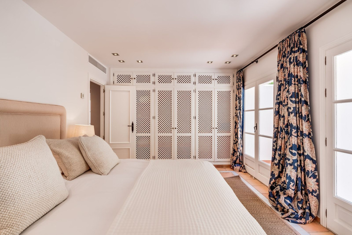 2 Bedroom Apartment in Benahavís - Foto 12