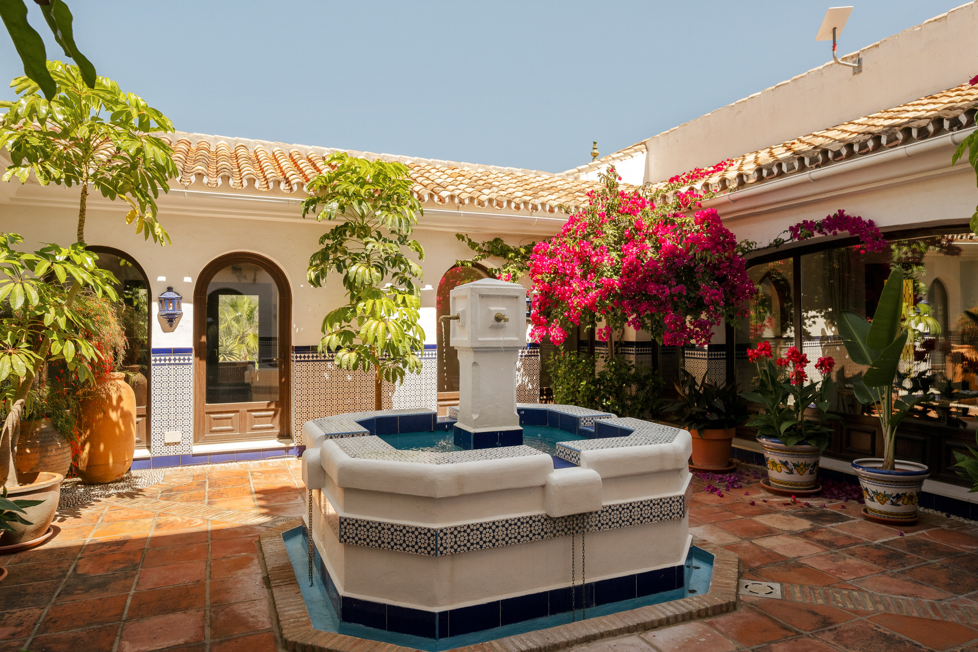 6 Bedroom Villa in Istán - Photo 32